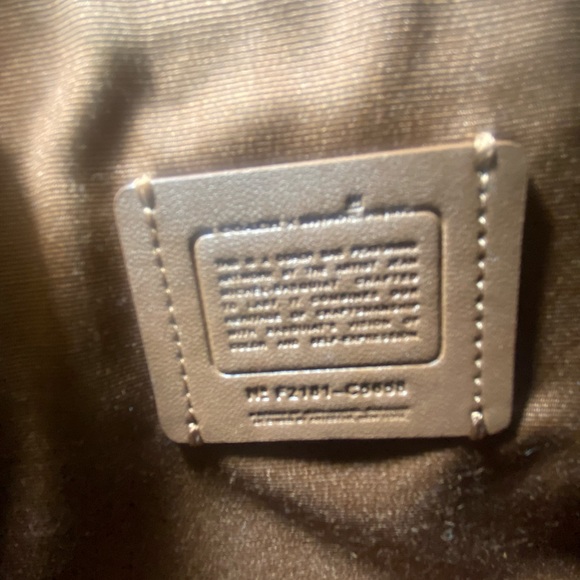 🤩 SOLD 🤩 Coach X Jean Michel Basquiat Canteen Crossbody Dinosaur GUC bag - Picture 11 of 16